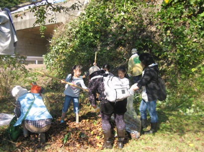 「山の森に親しむ集いin新潟」　植樹風景